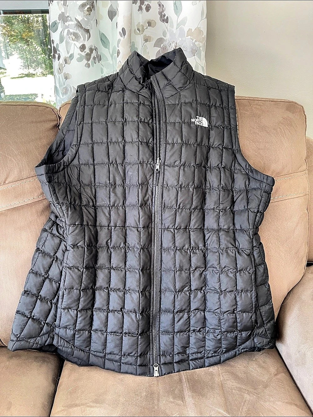 The North Face ThermoBall Eco Vest Quilted Vest in Black Size XXL